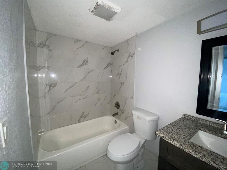 For Rent: $2,100 (2 beds, 2 baths, 894 Square Feet)