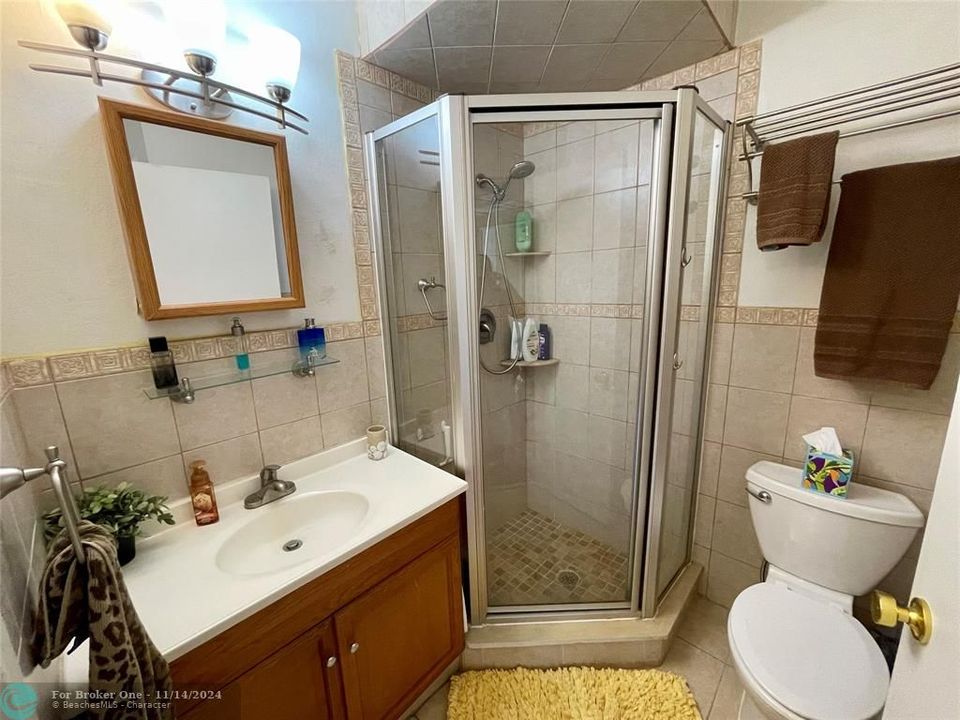 For Sale: $152,000 (2 beds, 2 baths, 944 Square Feet)