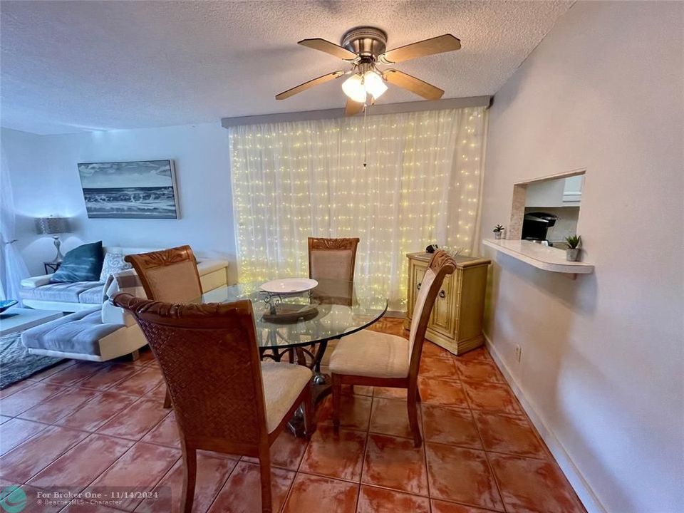 For Sale: $152,000 (2 beds, 2 baths, 944 Square Feet)