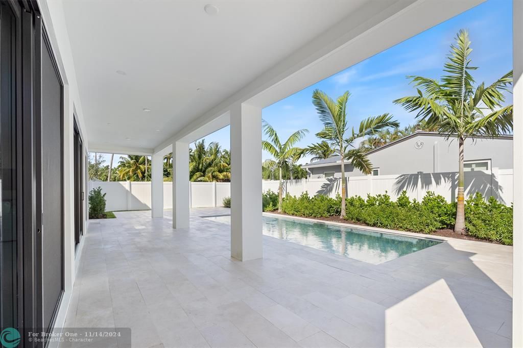 For Sale: $2,295,000 (4 beds, 4 baths, 2695 Square Feet)