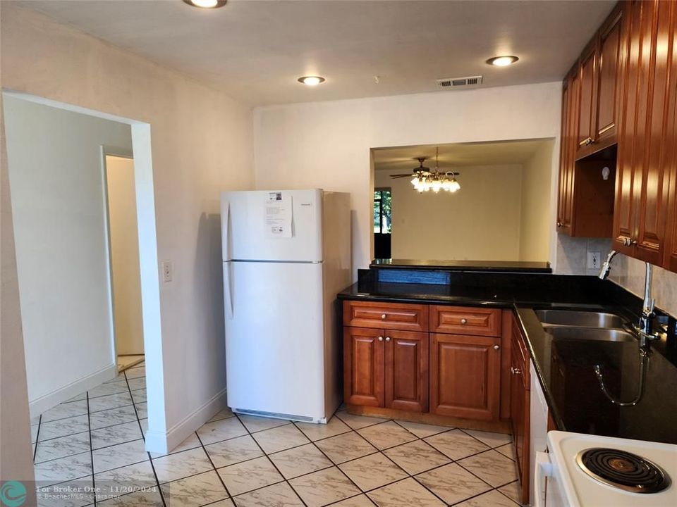 For Rent: $2,990 (3 beds, 2 baths, 1393 Square Feet)