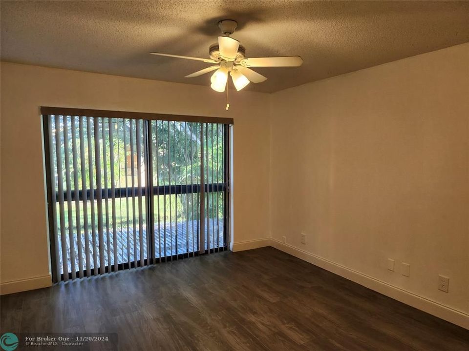 For Rent: $2,990 (3 beds, 2 baths, 1393 Square Feet)