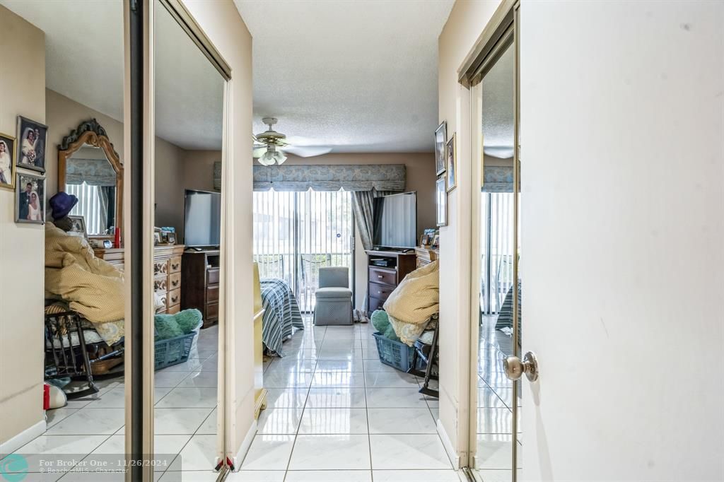 For Sale: $325,000 (2 beds, 2 baths, 1311 Square Feet)