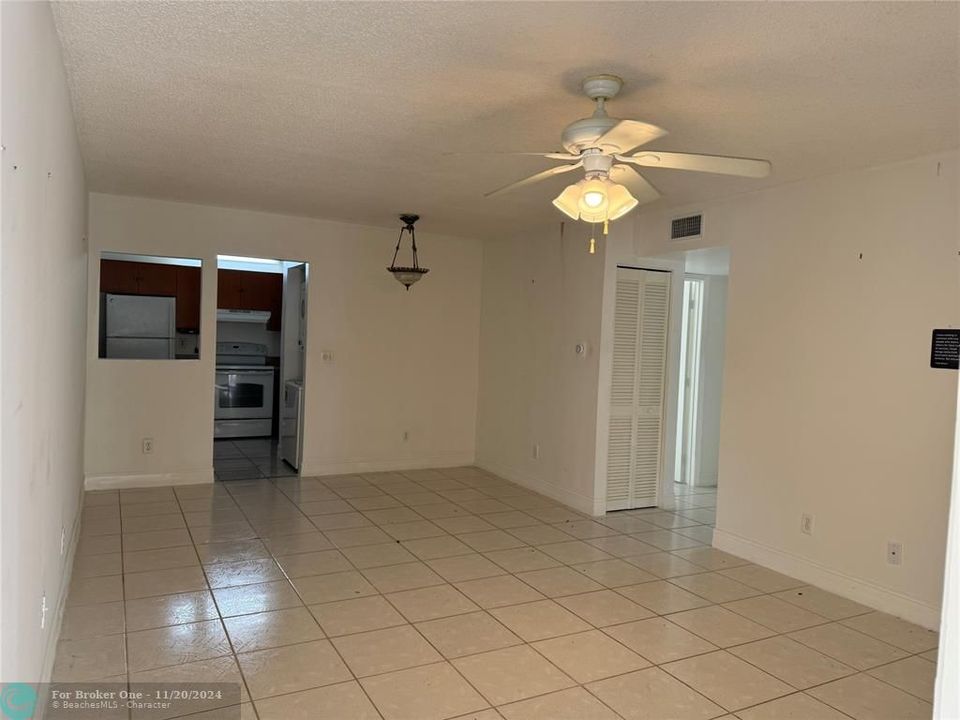 For Rent: $1,800 (2 beds, 2 baths, 800 Square Feet)