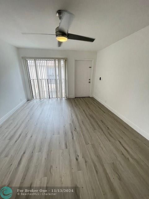 For Rent: $1,800 (2 beds, 1 baths, 752 Square Feet)