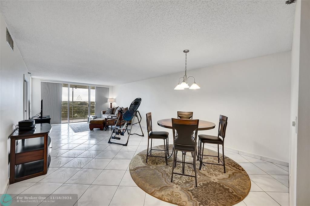 For Sale: $330,000 (2 beds, 2 baths, 1260 Square Feet)