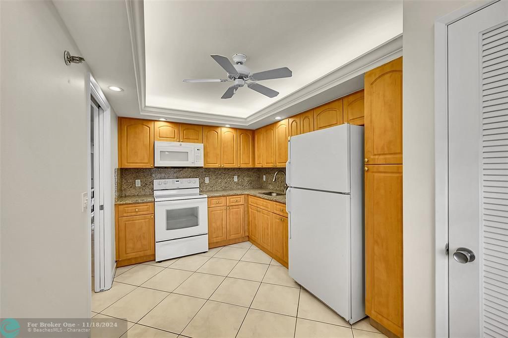 For Sale: $330,000 (2 beds, 2 baths, 1260 Square Feet)