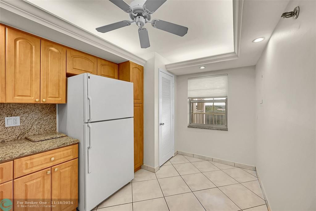 For Sale: $330,000 (2 beds, 2 baths, 1260 Square Feet)