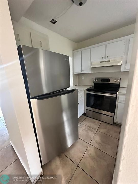 For Rent: $2,000 (2 beds, 1 baths, 720 Square Feet)