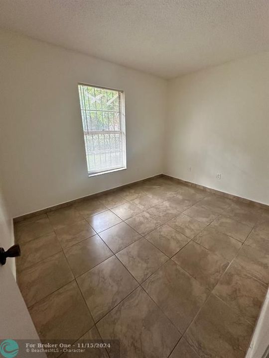 For Rent: $2,000 (2 beds, 1 baths, 720 Square Feet)