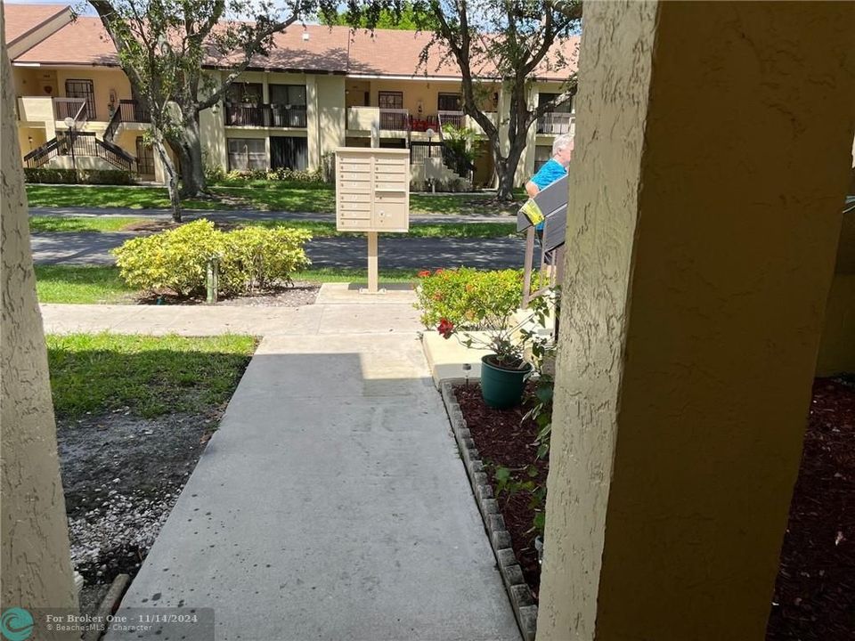 For Rent: $2,195 (2 beds, 2 baths, 1150 Square Feet)