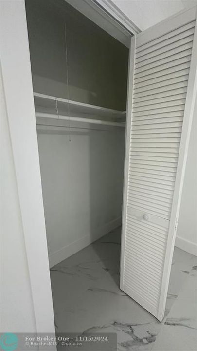 En Venta: $2,400 (2 camas, 1 baños, 750 Pies cuadrados)