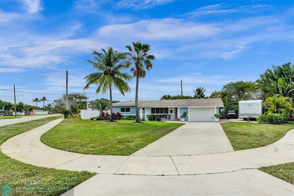 For Sale: $849,000 (3 beds, 2 baths, 1571 Square Feet)