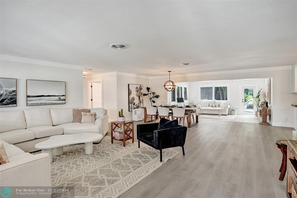 For Sale: $849,000 (3 beds, 2 baths, 1571 Square Feet)