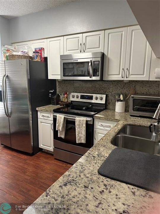 For Rent: $2,500 (2 beds, 2 baths, 1190 Square Feet)