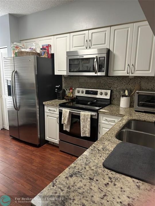 For Rent: $2,500 (2 beds, 2 baths, 1190 Square Feet)