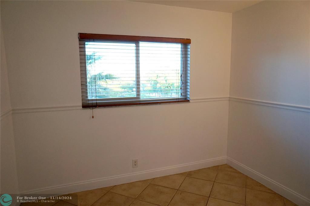 For Sale: $275,000 (2 beds, 2 baths, 770 Square Feet)