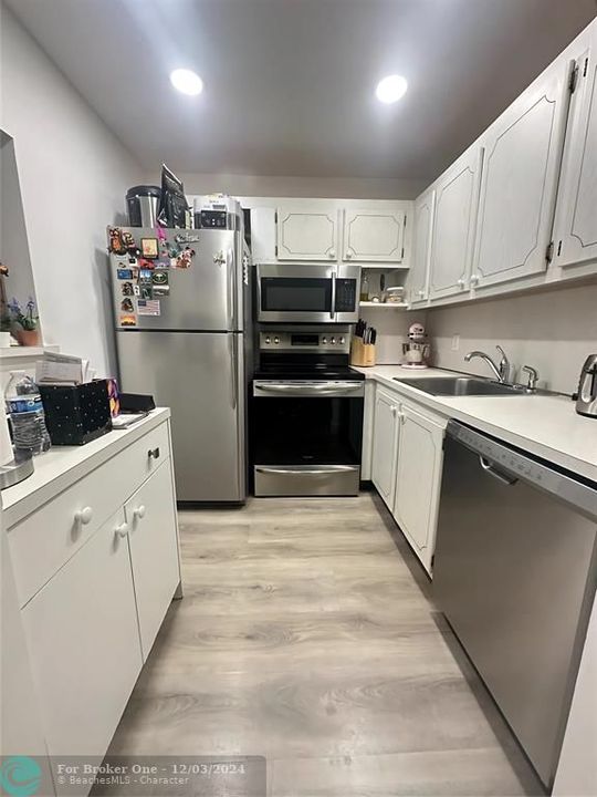 For Sale: $105,000 (1 beds, 1 baths, 700 Square Feet)