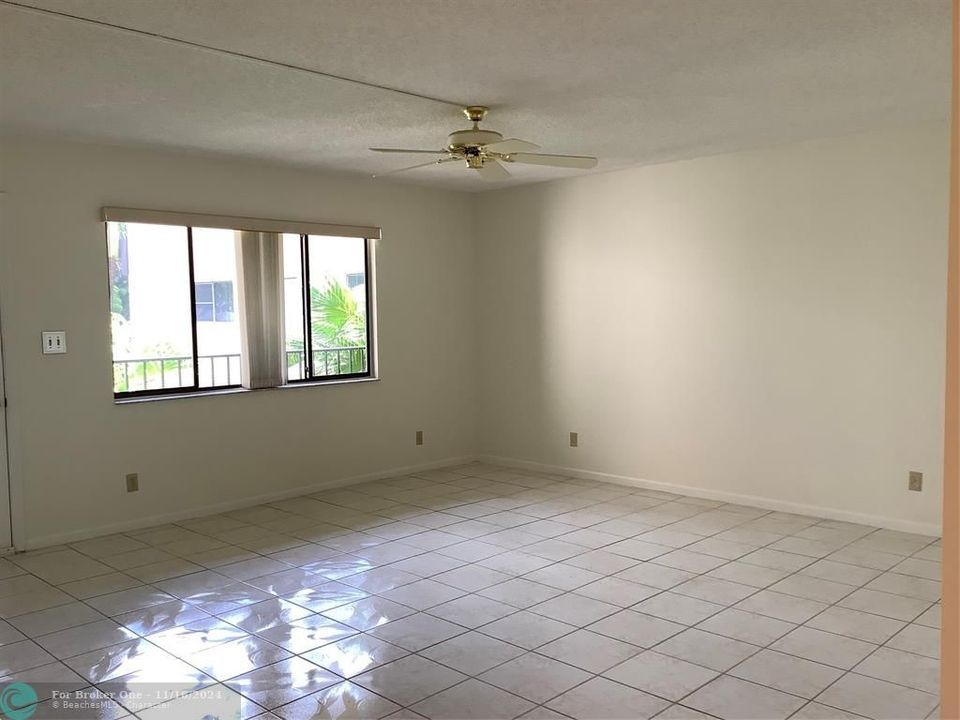 For Rent: $1,950 (2 beds, 2 baths, 1100 Square Feet)