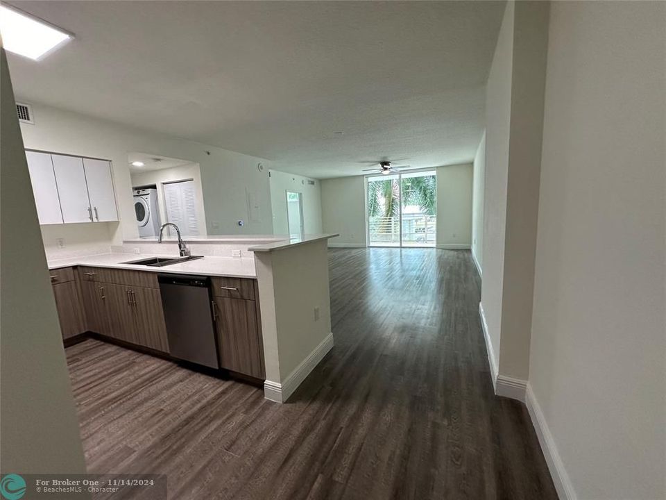 For Rent: $3,275 (2 beds, 2 baths, 1156 Square Feet)