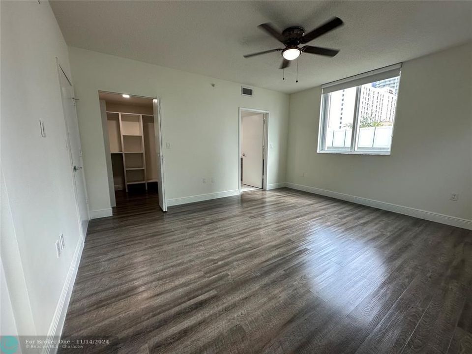 For Rent: $3,275 (2 beds, 2 baths, 1156 Square Feet)