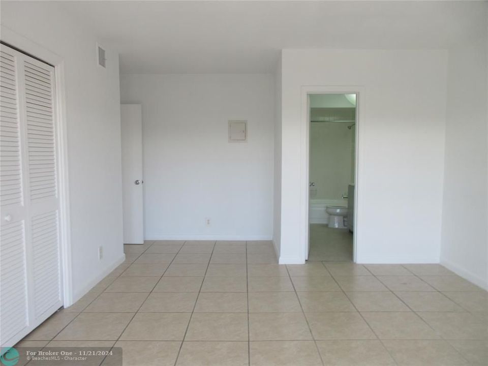 For Sale: $199,000 (1 beds, 1 baths, 630 Square Feet)