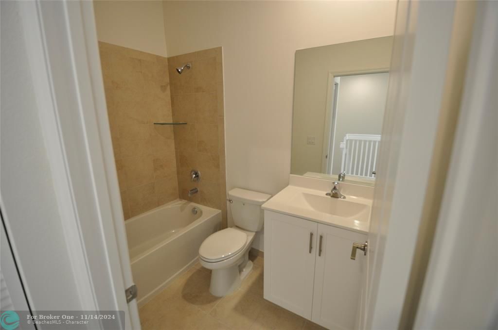 For Rent: $3,150 (3 beds, 2 baths, 1378 Square Feet)