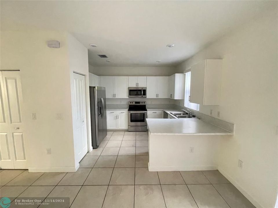 For Rent: $3,150 (3 beds, 2 baths, 1378 Square Feet)