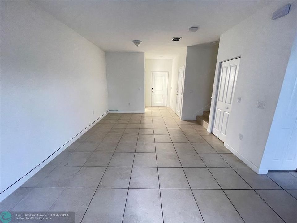 For Rent: $3,150 (3 beds, 2 baths, 1378 Square Feet)