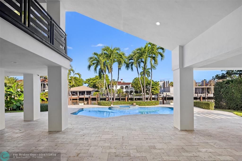 For Sale: $7,495,000 (6 beds, 6 baths, 6077 Square Feet)