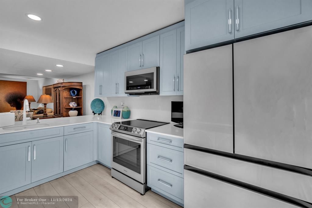 For Sale: $445,000 (2 beds, 2 baths, 1450 Square Feet)