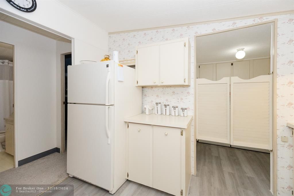 For Sale: $70,000 (2 beds, 2 baths, 1056 Square Feet)