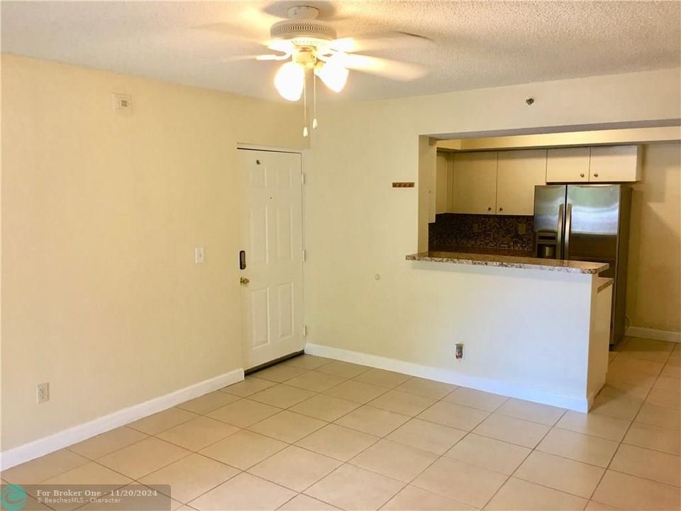 For Rent: $1,700 (1 beds, 1 baths, 846 Square Feet)