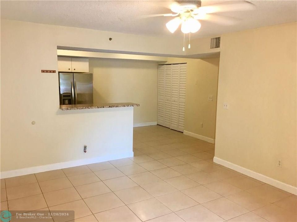 For Rent: $1,700 (1 beds, 1 baths, 846 Square Feet)