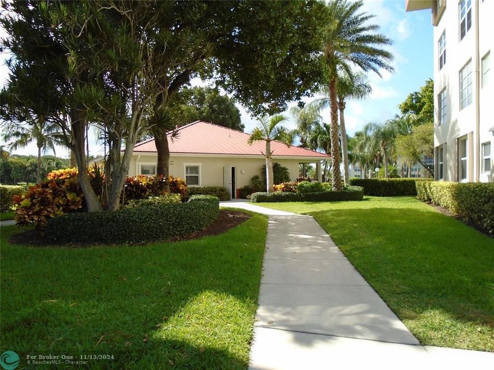 For Sale: $3,200 (2 beds, 2 baths, 1056 Square Feet)