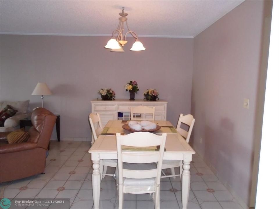 For Sale: $3,200 (2 beds, 2 baths, 1056 Square Feet)