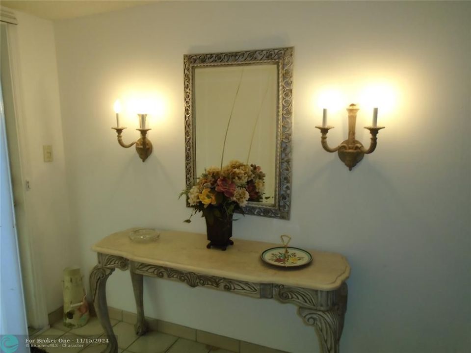 For Sale: $3,200 (2 beds, 2 baths, 1056 Square Feet)