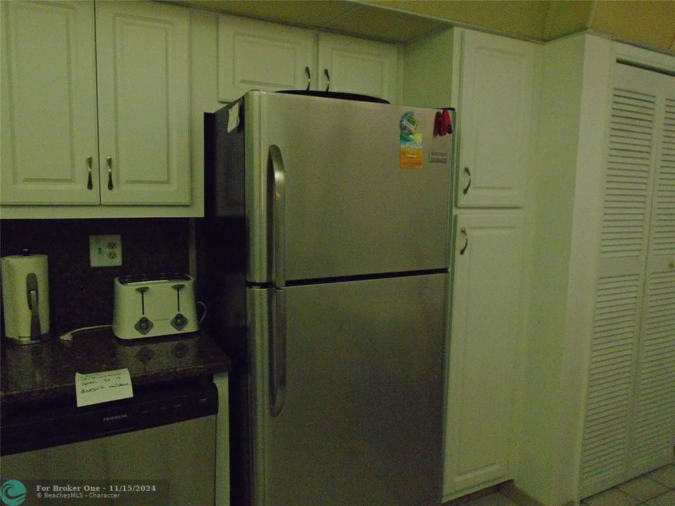 For Sale: $3,200 (2 beds, 2 baths, 1056 Square Feet)