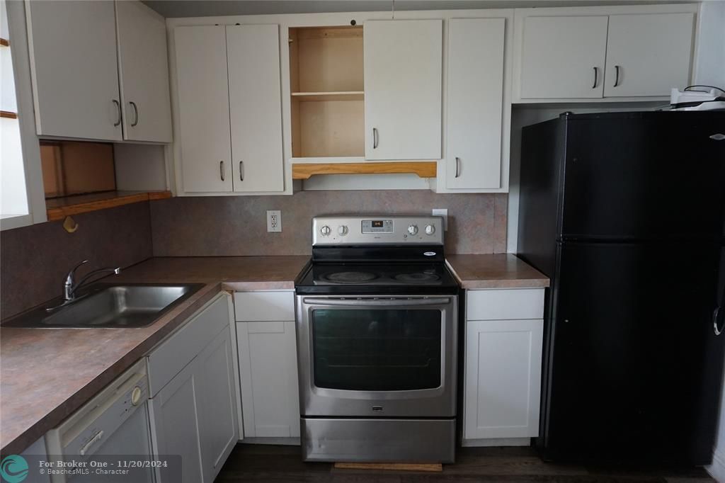 For Sale: $445,000 (4 beds, 2 baths, 1455 Square Feet)