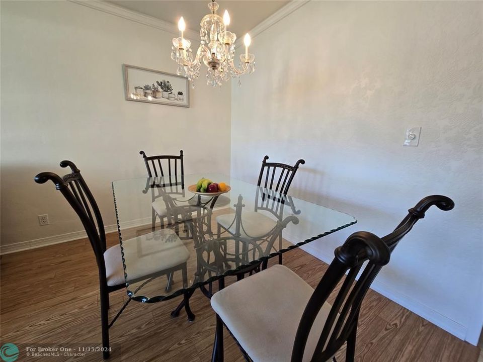 For Sale: $210,000 (1 beds, 1 baths, 800 Square Feet)