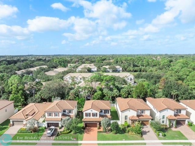 For Sale: $580,000 (4 beds, 2 baths, 2105 Square Feet)