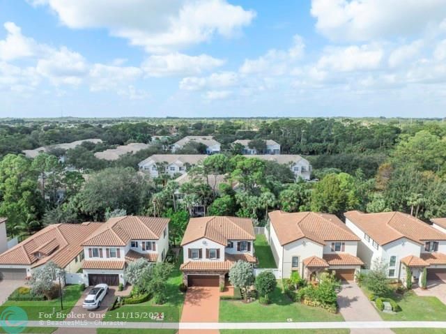 For Sale: $580,000 (4 beds, 2 baths, 2105 Square Feet)