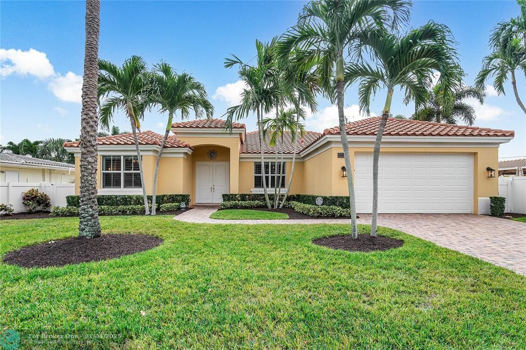 For Sale: $1,300,000 (3 beds, 3 baths, 1815 Square Feet)