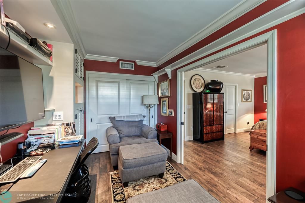 For Sale: $549,000 (2 beds, 2 baths, 1250 Square Feet)