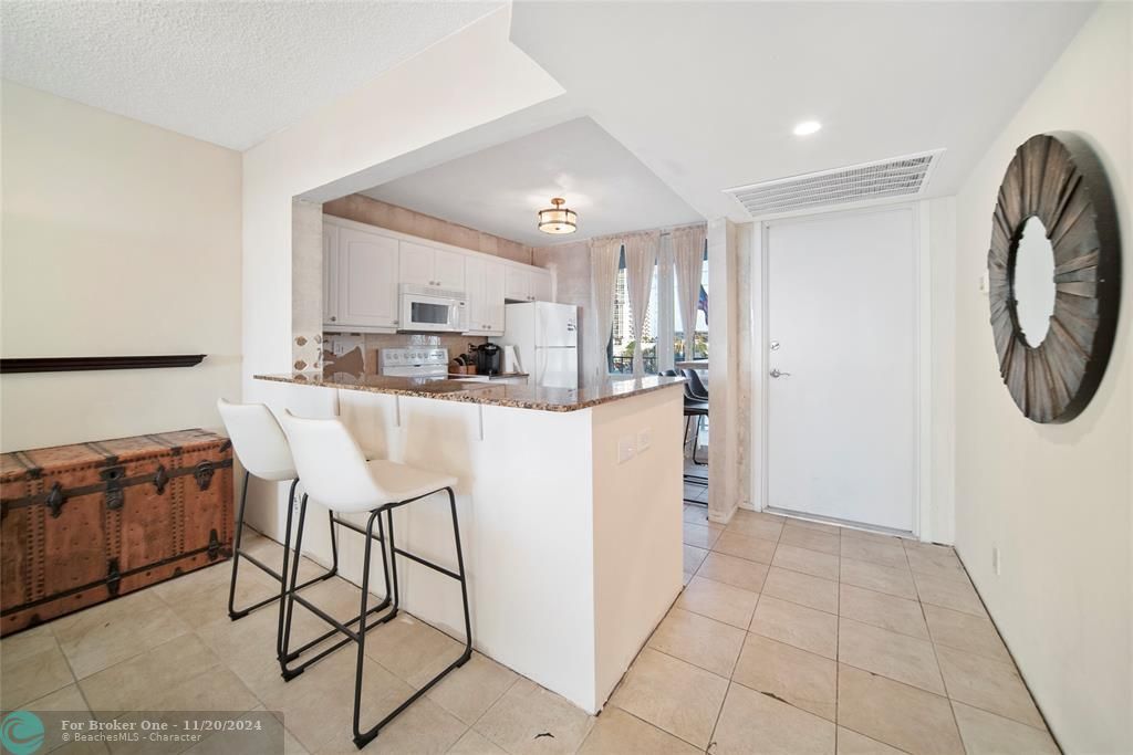 For Sale: $474,900 (2 beds, 2 baths, 1200 Square Feet)