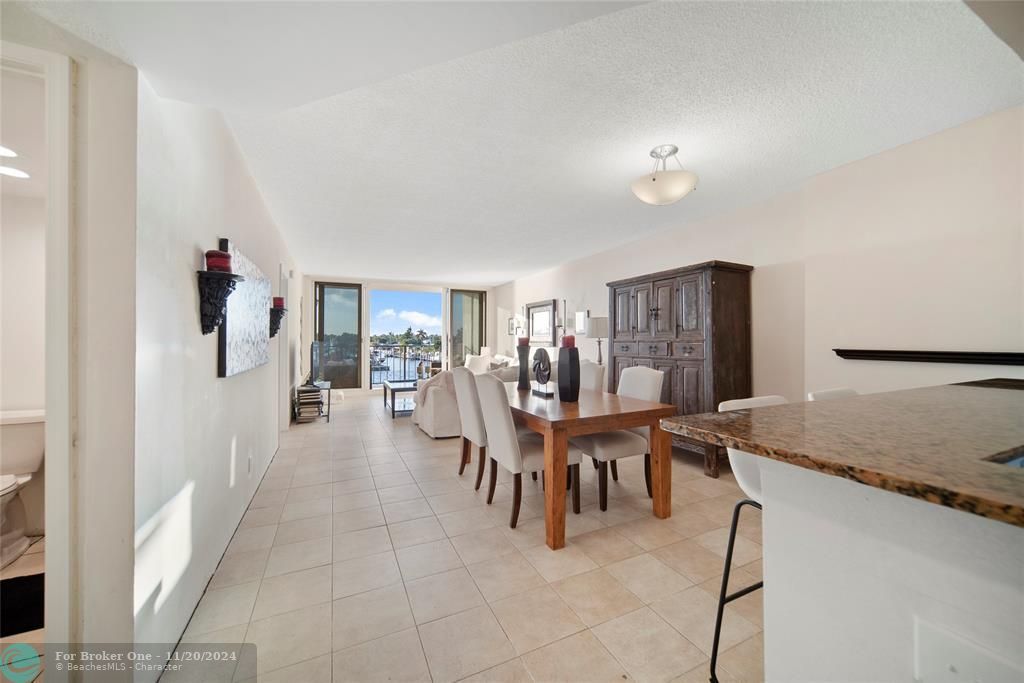 For Sale: $474,900 (2 beds, 2 baths, 1200 Square Feet)