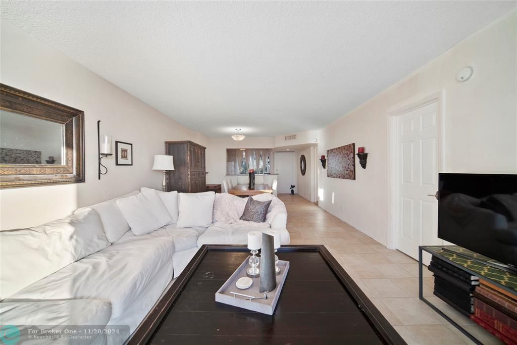 For Sale: $474,900 (2 beds, 2 baths, 1200 Square Feet)