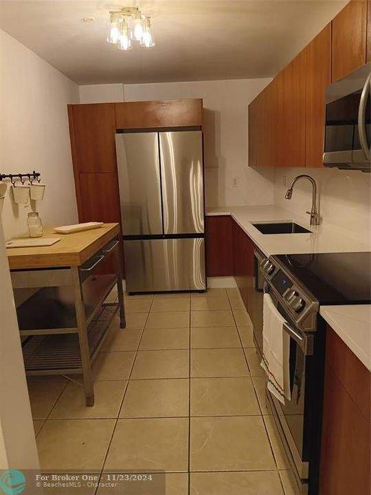 For Rent: $3,850 (2 beds, 2 baths, 1309 Square Feet)