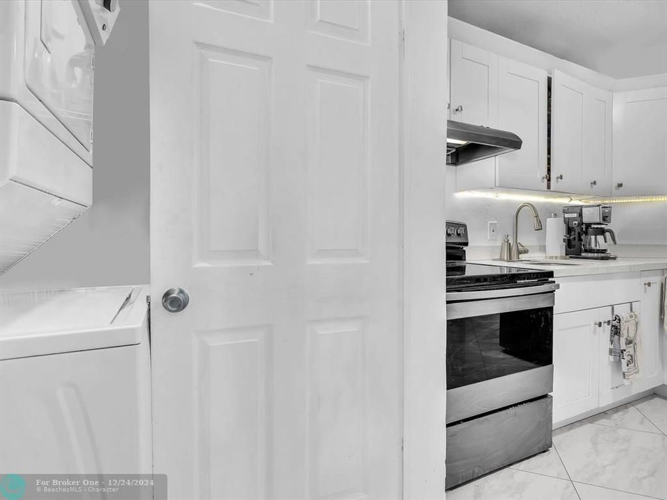 For Rent: $725,000 (0 beds, 0 baths, 1705 Square Feet)