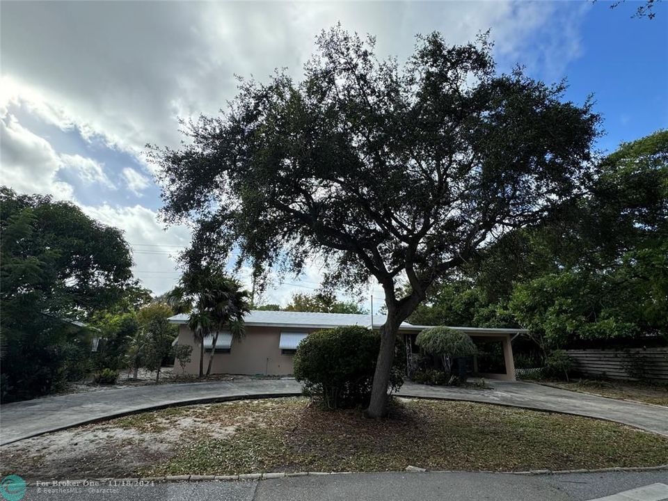 For Sale: $589,000 (3 beds, 2 baths, 1294 Square Feet)